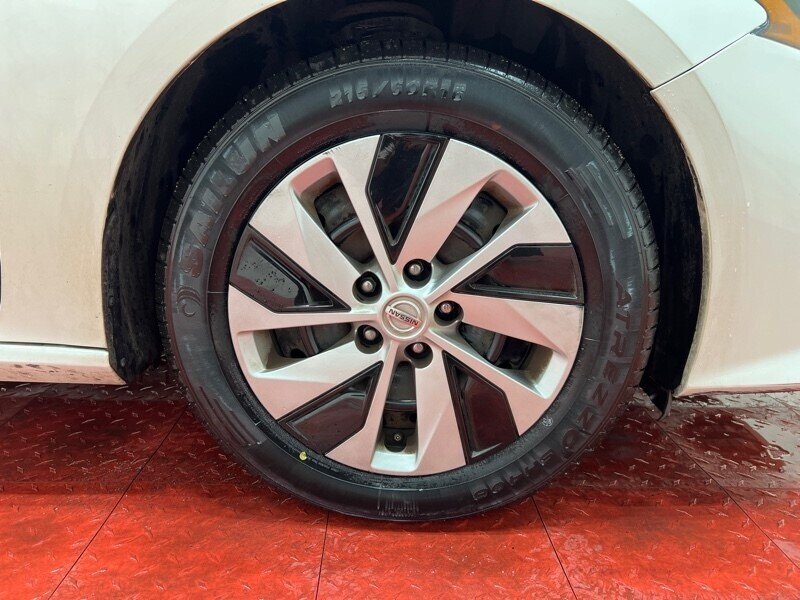 2022 Nissan Altima 2.5 S Image 12 of 43