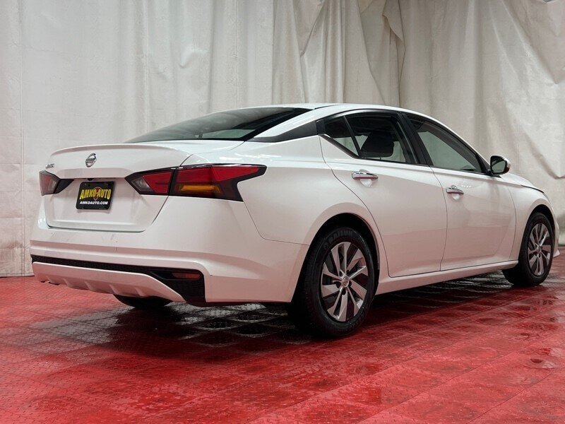 2022 Nissan Altima 2.5 S Image 7 of 43