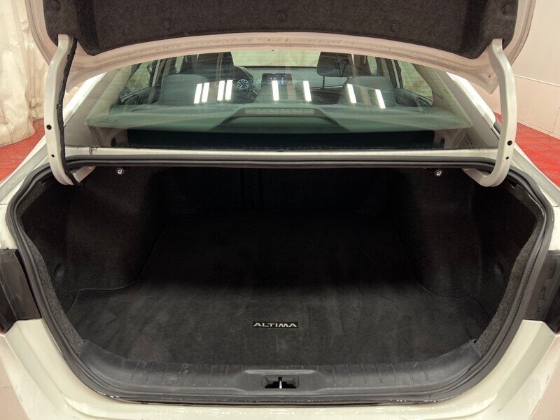 2022 Nissan Altima 2.5 S Image 19 of 43