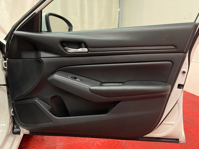 2022 Nissan Altima 2.5 S Image 23 of 43