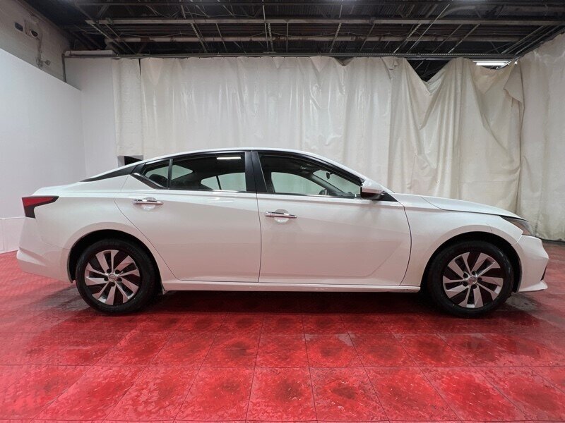 2022 Nissan Altima 2.5 S Image 6 of 43