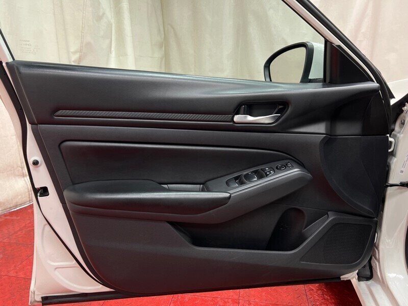 2022 Nissan Altima 2.5 S Image 15 of 43