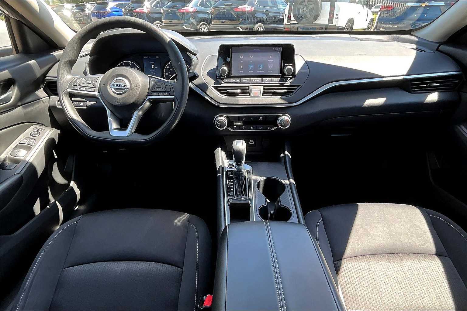 2022 Nissan Altima 2.5 S Image 16 of 33
