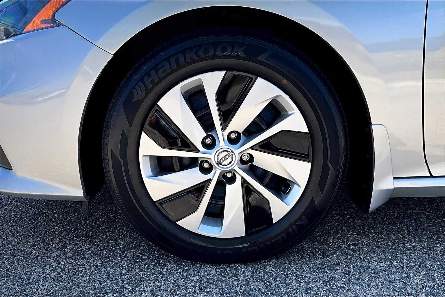 2022 Nissan Altima 2.5 S Image 9 of 33