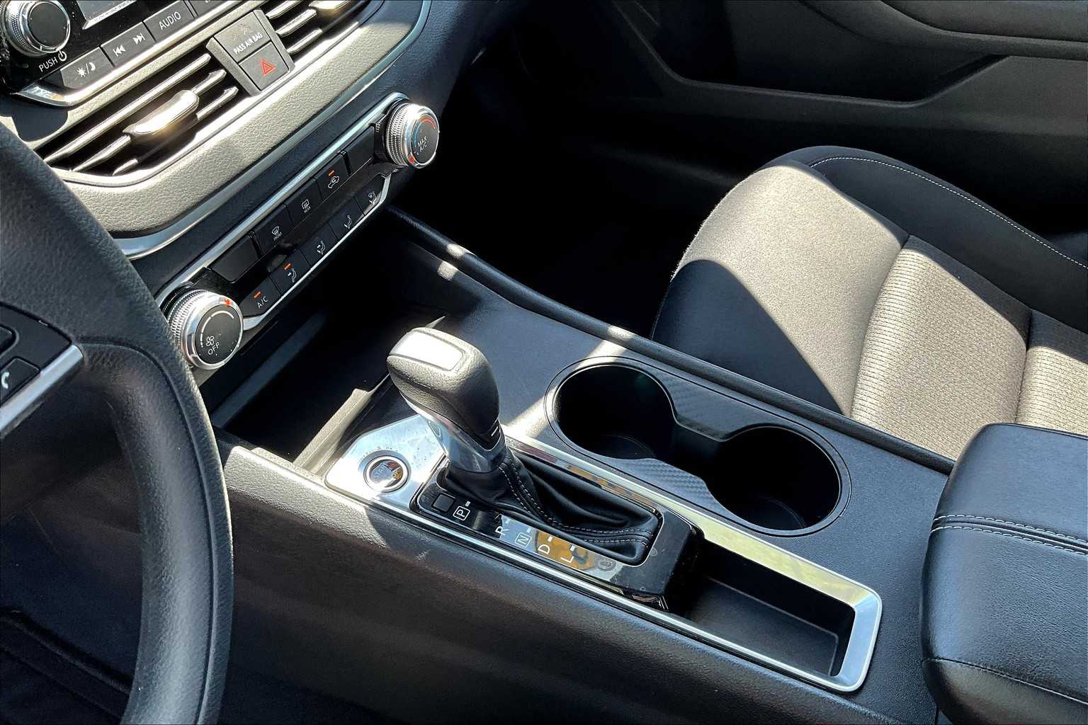 2022 Nissan Altima 2.5 S Image 24 of 33