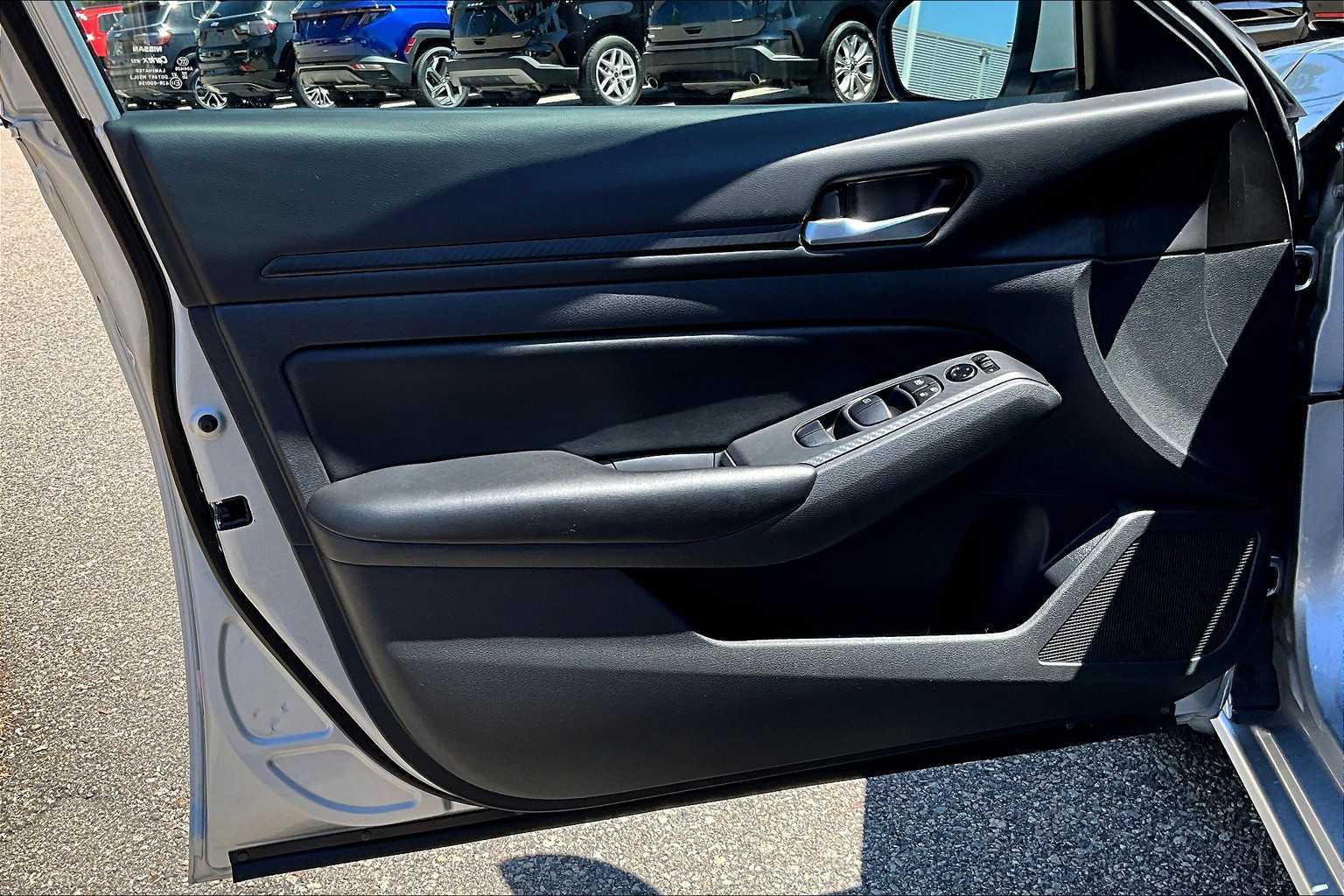 2022 Nissan Altima 2.5 S Image 25 of 33