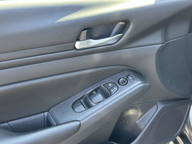 Vehicle image 20 of 26