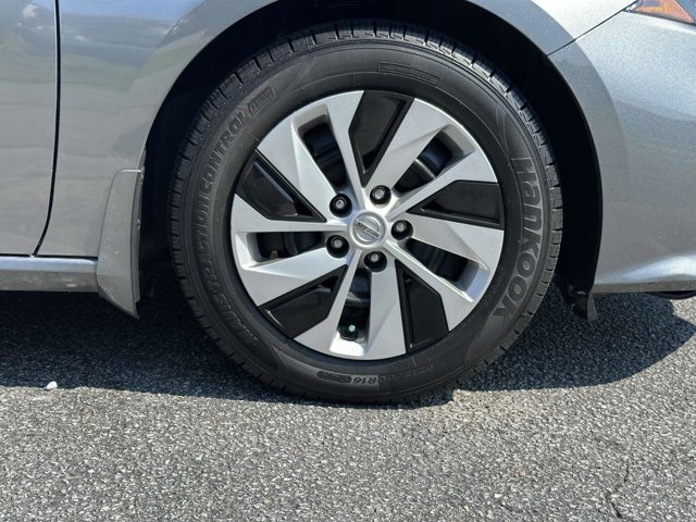 Vehicle image 7 of 26