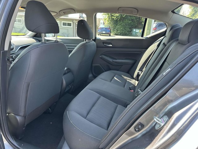 Vehicle image 10 of 26