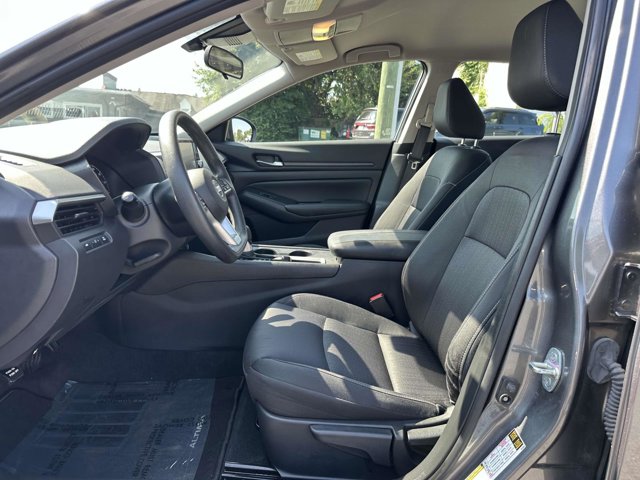 Vehicle image 12 of 26