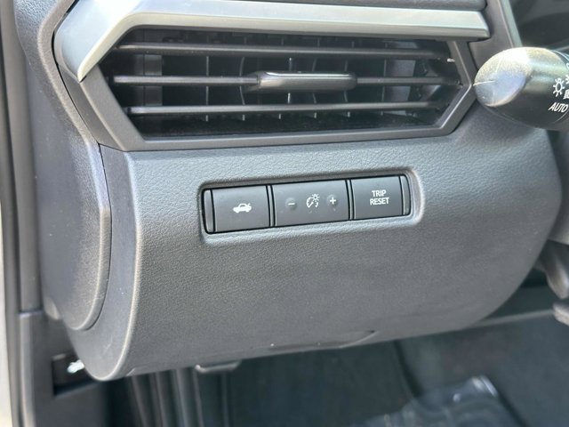 Vehicle image 24 of 26