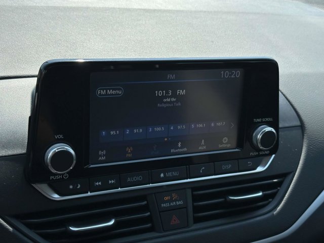 Vehicle image 18 of 26