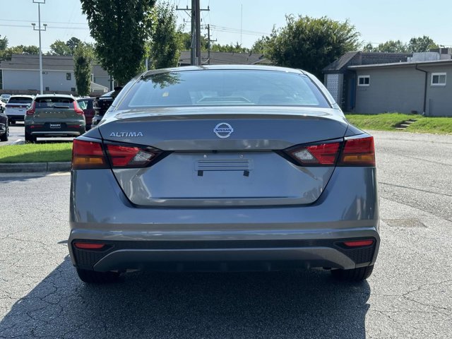 Vehicle image 5 of 26