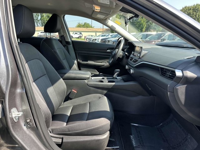 Vehicle image 11 of 26