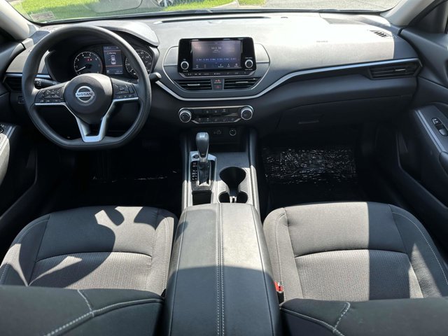 Vehicle image 14 of 26