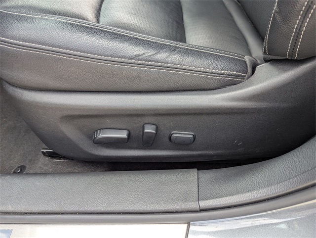 Vehicle image 9 of 27