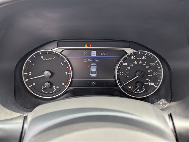 Vehicle image 13 of 27
