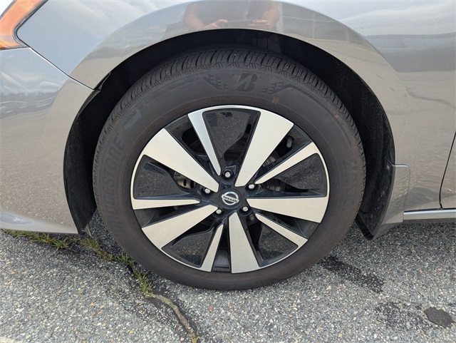 Vehicle image 26 of 27