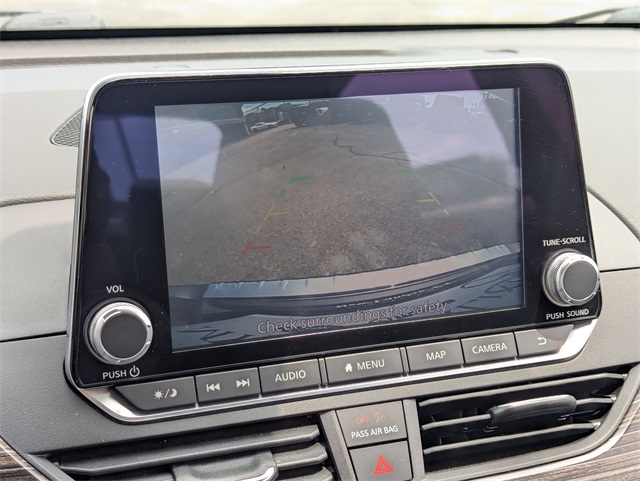 Vehicle image 16 of 27
