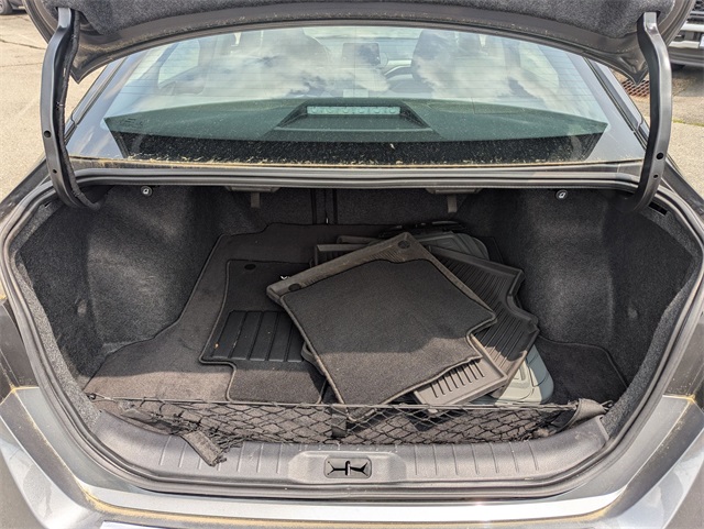 Vehicle image 21 of 27