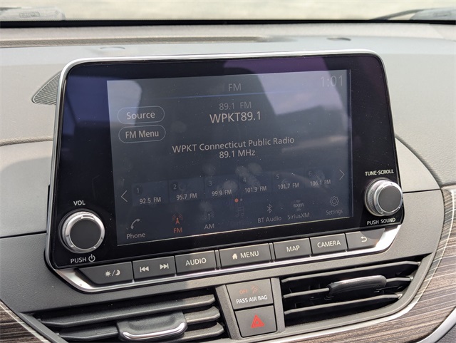 Vehicle image 15 of 27