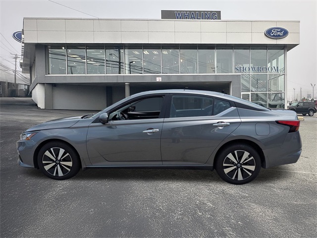 Vehicle image 6 of 27