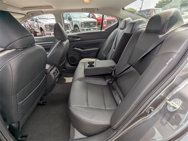 Vehicle image 20 of 27