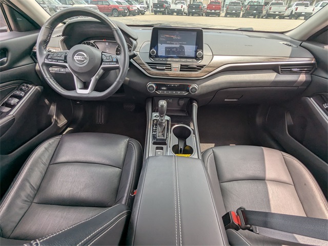 Vehicle image 19 of 27