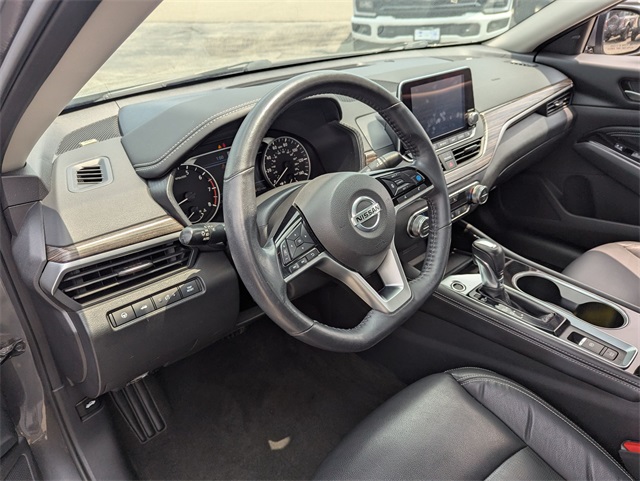Vehicle image 7 of 27