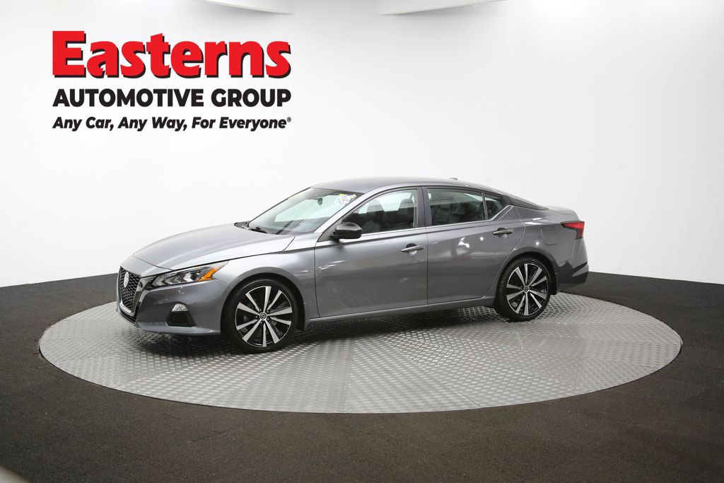 2022 Nissan Altima 2.5 SR Image 2 of 62