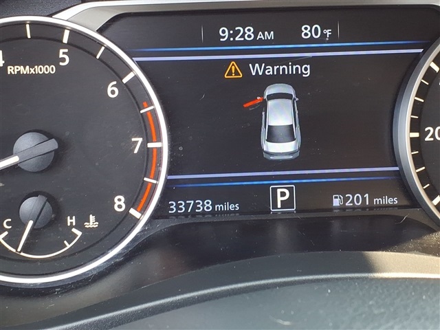 Vehicle image 17 of 24