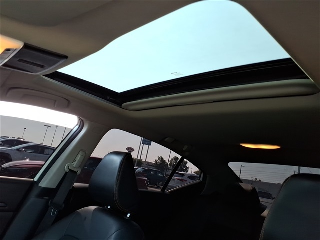 Vehicle image 15 of 24