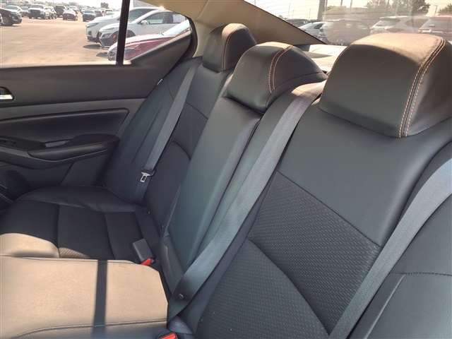 Vehicle image 12 of 24