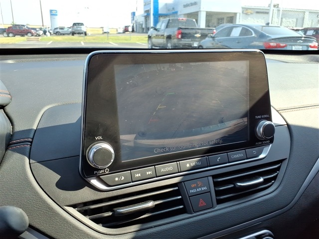 Vehicle image 18 of 24