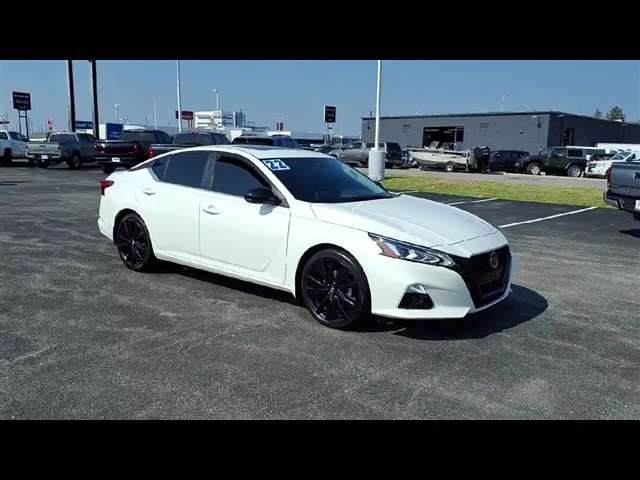 Vehicle image 5 of 24