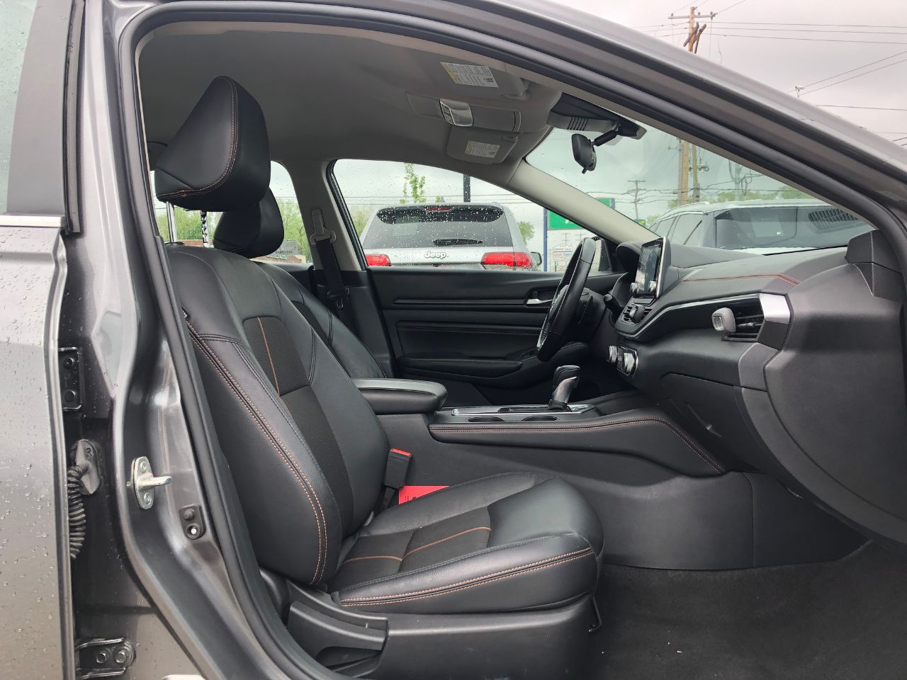 2022 Nissan Altima 2.5 SR Image 15 of 32