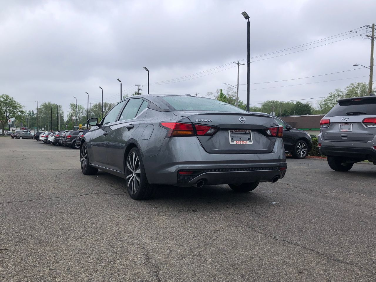 2022 Nissan Altima 2.5 SR Image 7 of 32