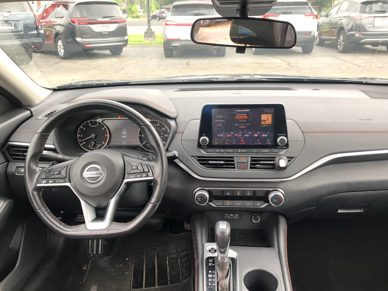 2022 Nissan Altima 2.5 SR Image 17 of 32