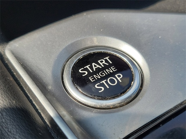 Vehicle image 16 of 30