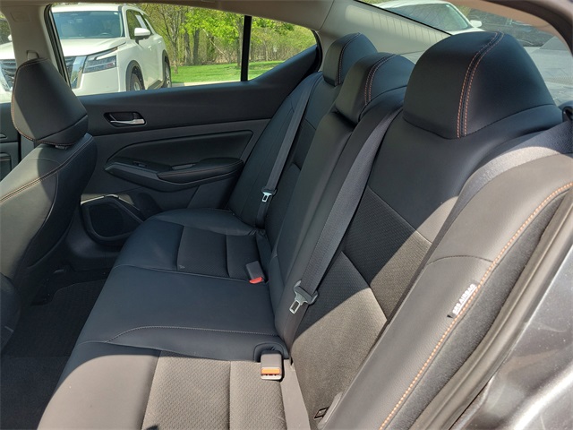 Vehicle image 26 of 30