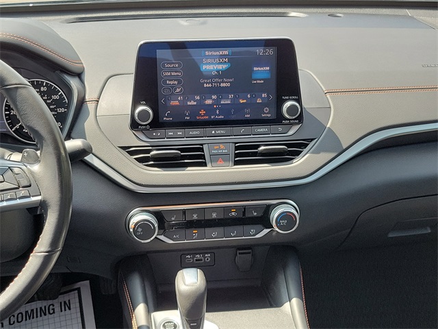 Vehicle image 24 of 30