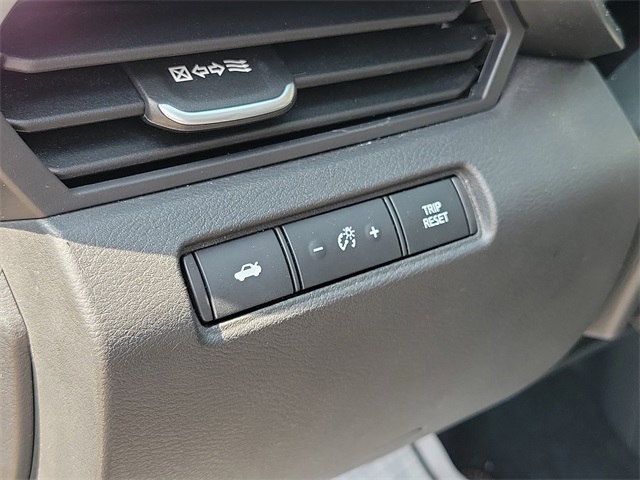 Vehicle image 8 of 30