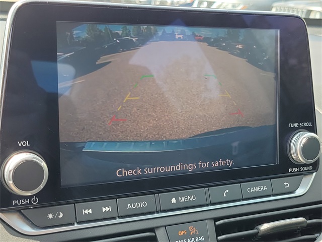 Vehicle image 14 of 30