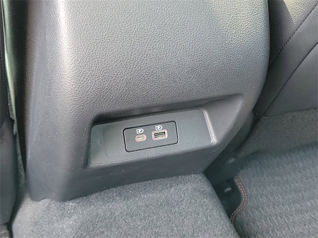 Vehicle image 25 of 30