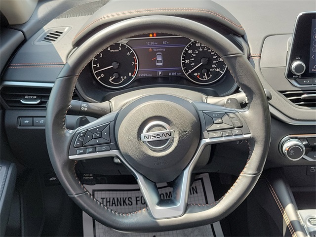 Vehicle image 23 of 30