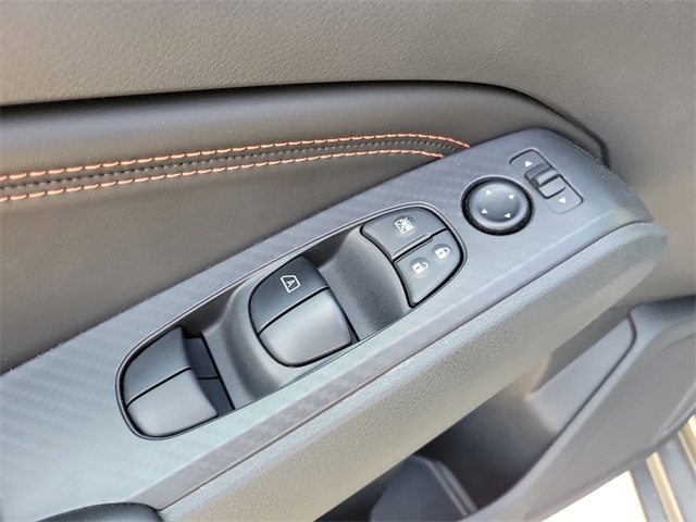 Vehicle image 21 of 30