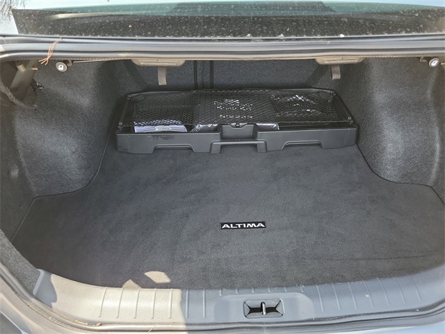 Vehicle image 28 of 30