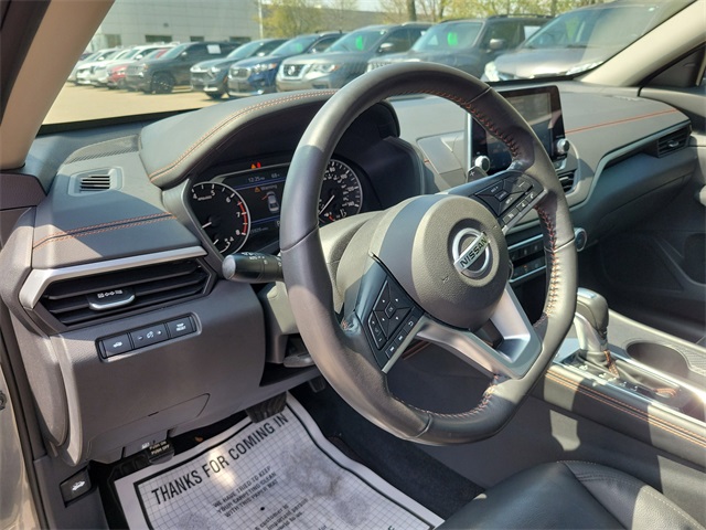 Vehicle image 7 of 30