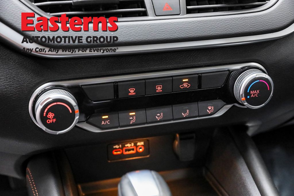 Vehicle image 58 of 61