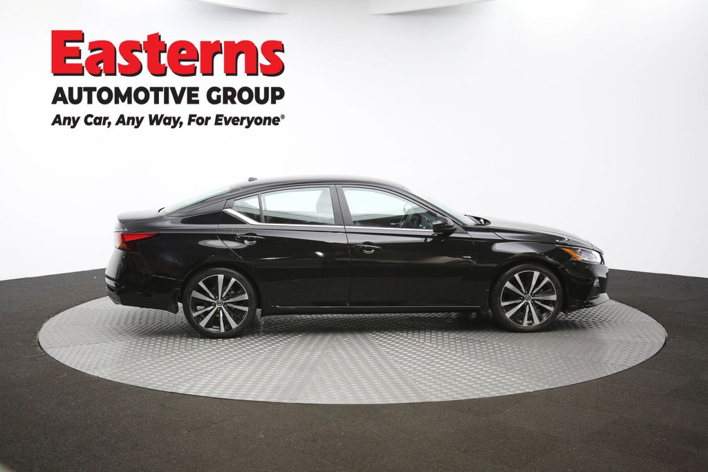 Vehicle image 16 of 61